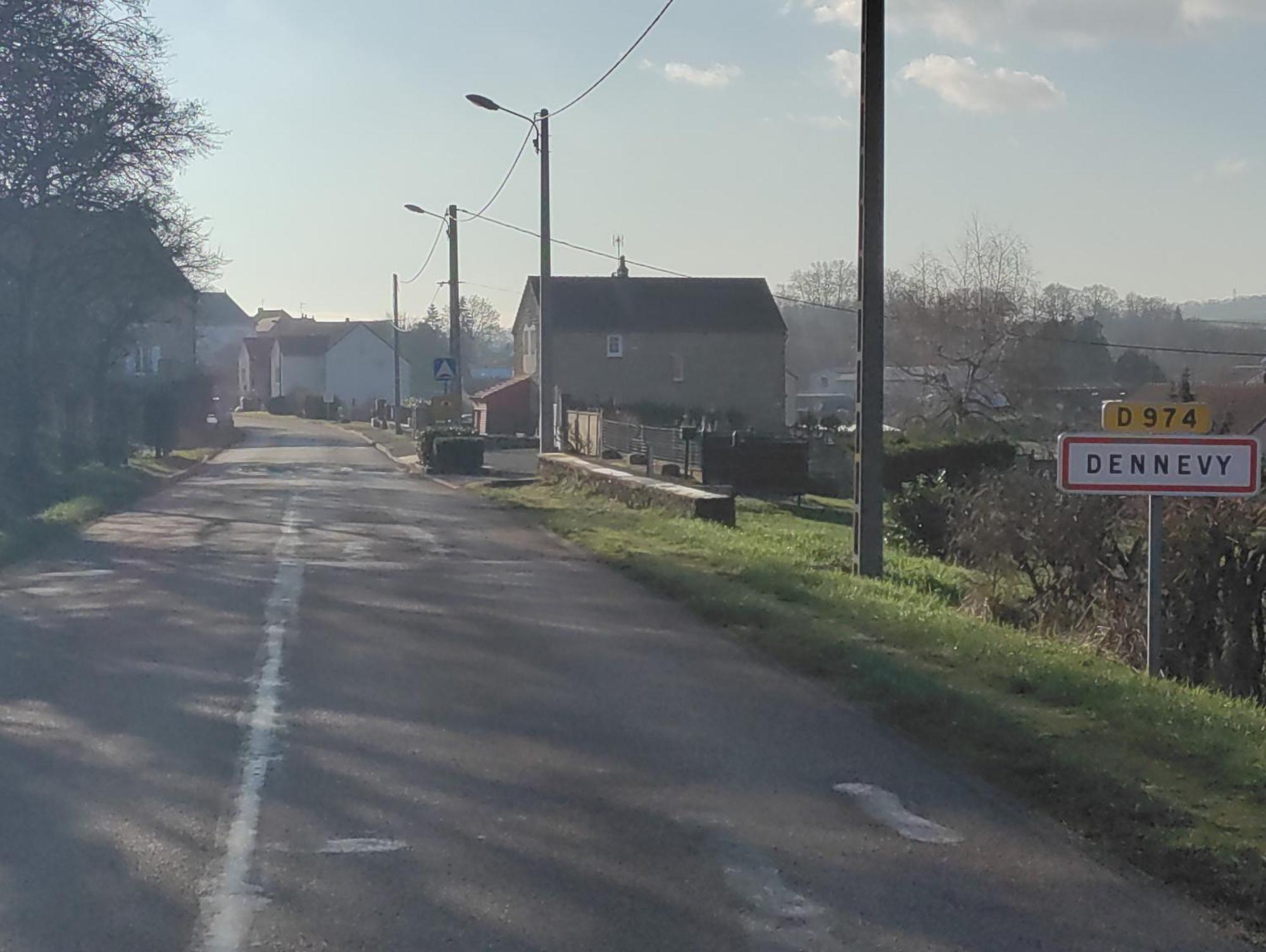 Calme Au Canal De Centre Dennevy Kültér fotó
